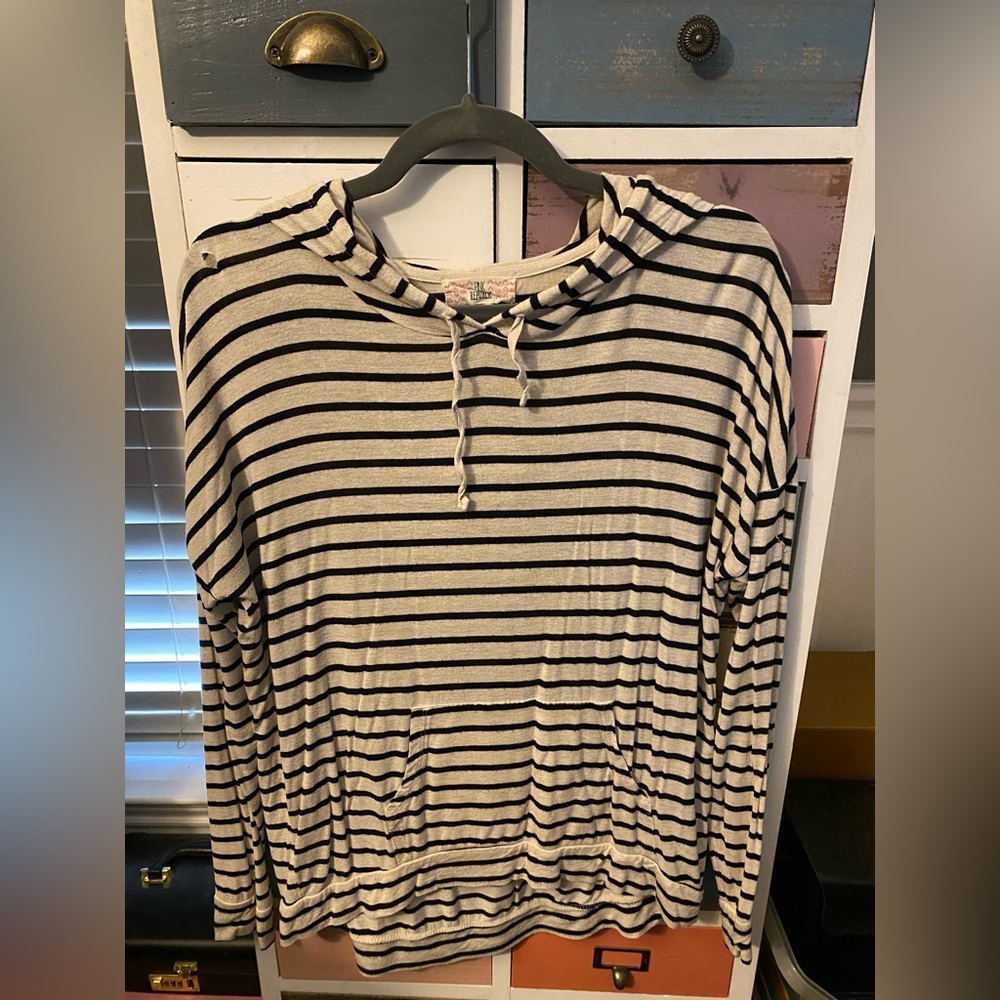 Super soft striped longsleeve with hood